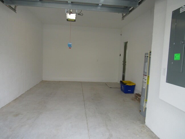Building Photo - 4332 Pond Lily Ln