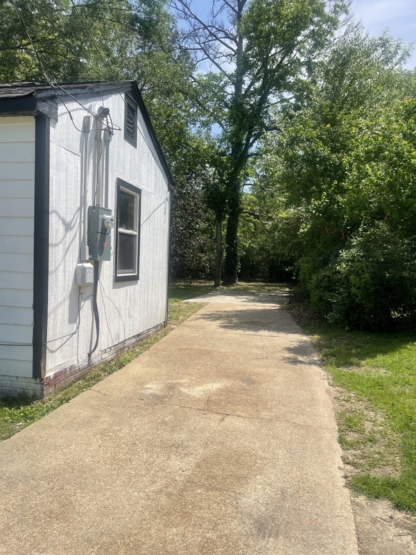Building Photo - 737 Willaneel Dr