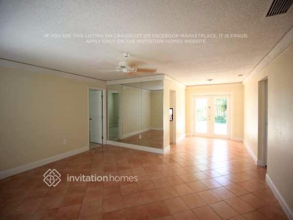 Building Photo - 11360 NW 37th Pl