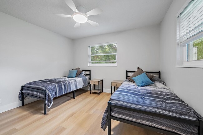 Building Photo - 14339 Collecting Canal Rd