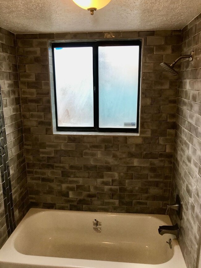 Building Photo - Complete Remodel In Highly Desirable NE He...