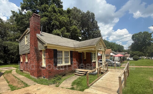 Building Photo - 1 N Front St