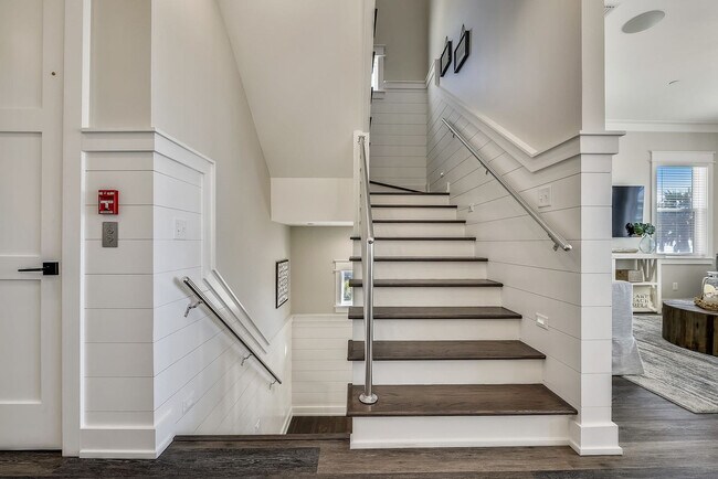 Building Photo - 14300 Front Beach Rd