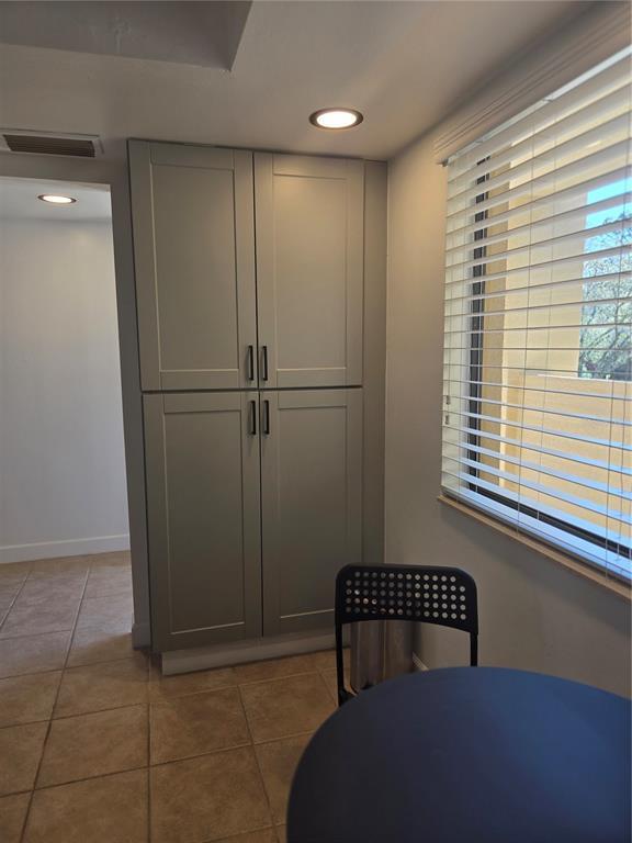 Building Photo - 3062 Eastland Blvd