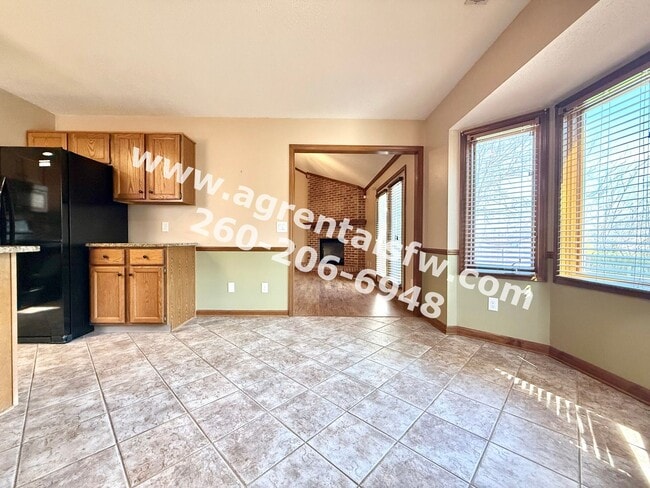 Building Photo - 3 Bedroom House