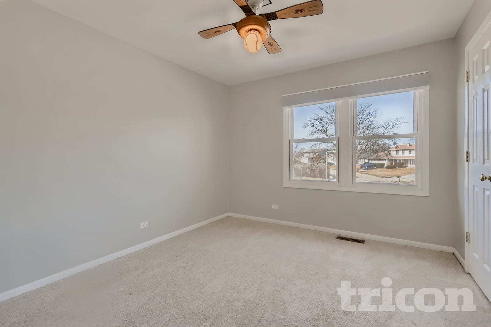 Building Photo - 2453 Crescent Ln S