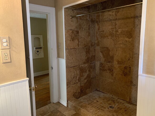 Building Photo - 2708 22nd St