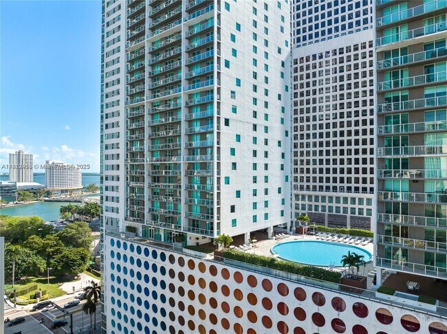 Building Photo - 500 Brickell Ave