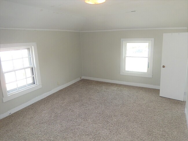 Building Photo - 1015 Oberlin Rd