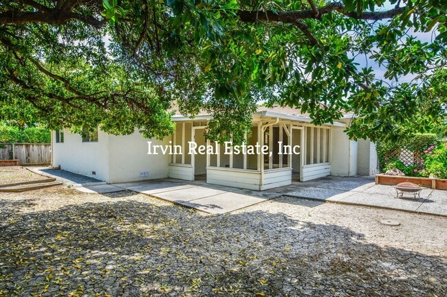 Building Photo - Nice 4 Bedroom Rancher