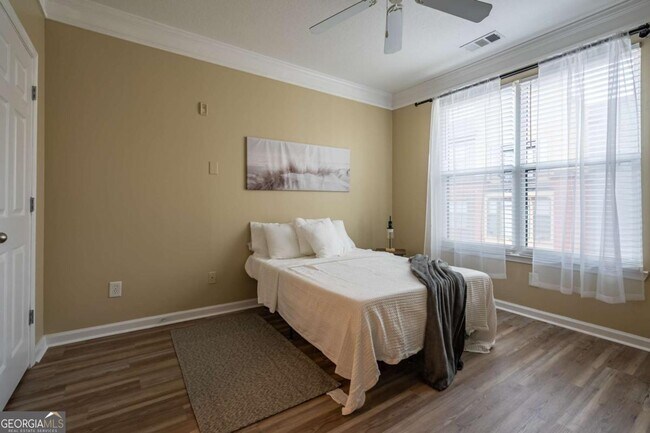 Building Photo - 400 17th St NW