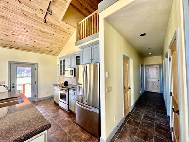 Building Photo - 2 Bed / 2 Bath Home on the River | $2,400/month