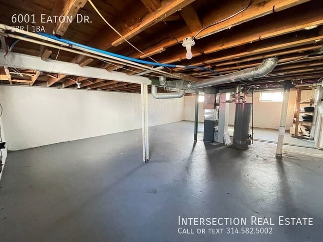 Building Photo - 6001 Eaton Dr