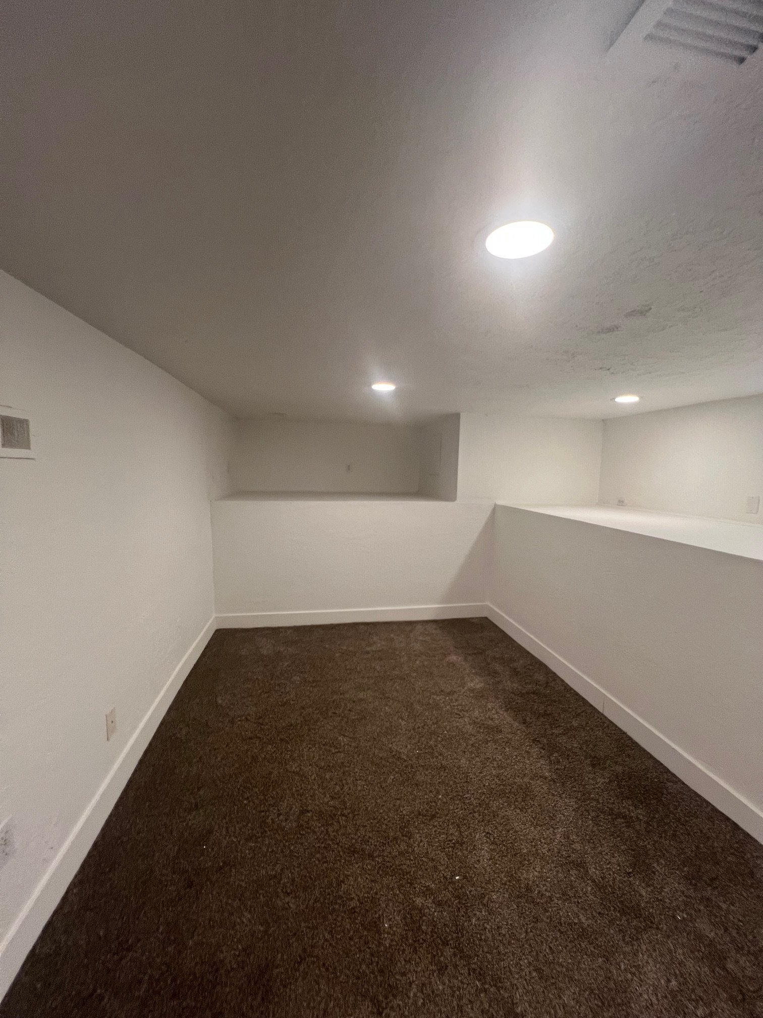 Building Photo - 948 E 400 S