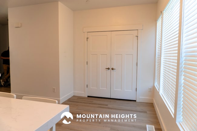 Building Photo - 3891 W Lansdown Ct