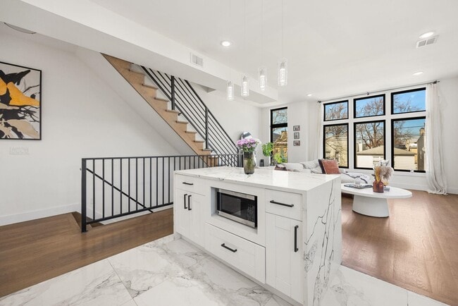 Building Photo - 121 Prospect St