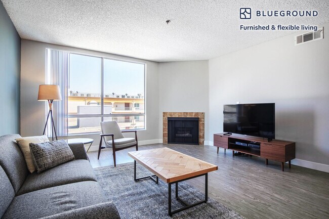 Building Photo - 1660 N Wilton Pl