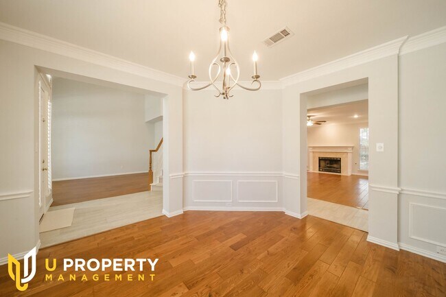 Building Photo - Dont Miss this pretty home in Plano!