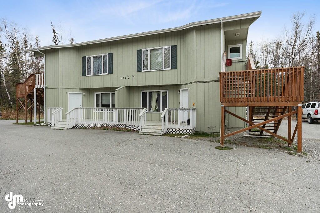 Building Photo - 1180 N Elsinore Ave