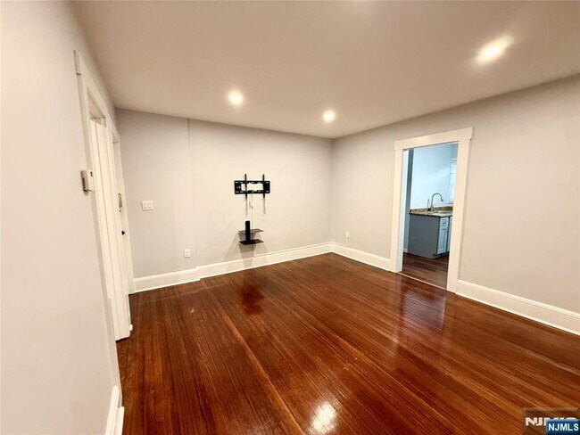 Building Photo - 1-3 Farview Terrace