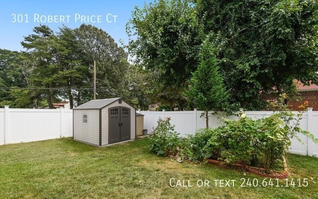 Building Photo - 301 Robert Price Ct