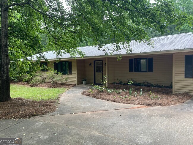 Primary Photo - 170 Longview Dr