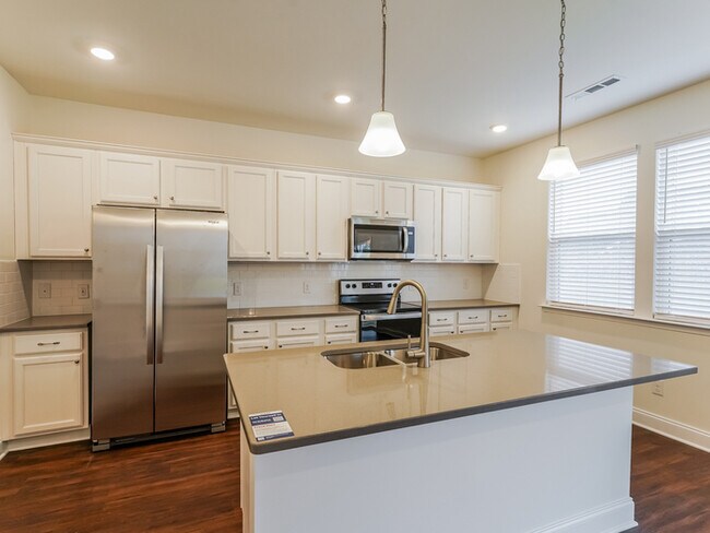 Building Photo - 127 Marin Dr