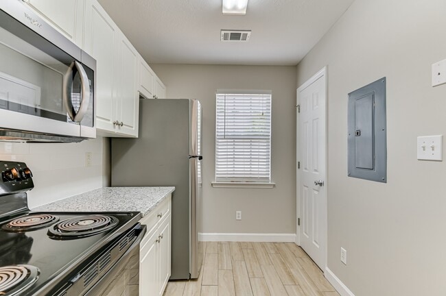 Building Photo - 4680 Brookwood Ln