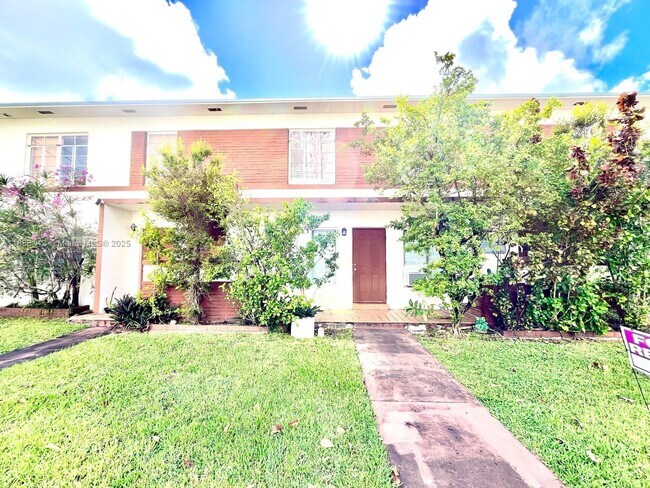 Building Photo - 2101 SW 3rd Ave