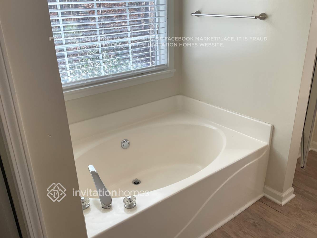 Building Photo - 3300 Glen Summit Ln