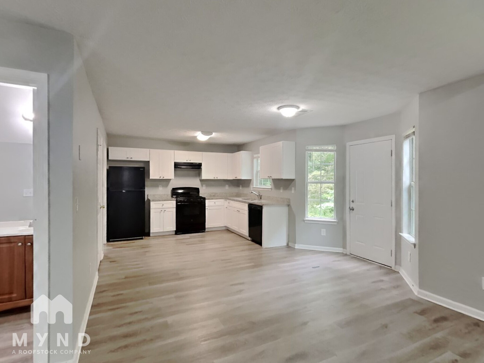 Building Photo - 2892 Two Lakes Cir