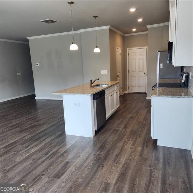 Building Photo - 5056 Silver Fox Trl