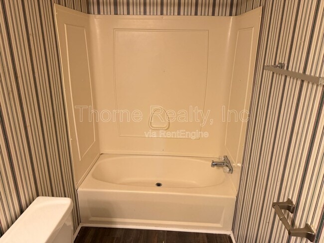 Building Photo - 116 Matts Ln