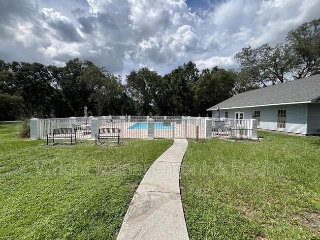 Building Photo - 38202 Woodgate Ln