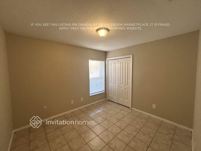 Building Photo - 717 Sand Ridge Dr