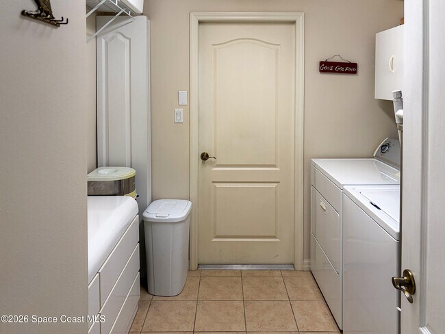 Building Photo - 4292 Woodhall Cir