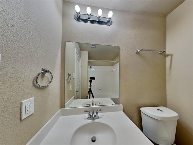 Building Photo - 1114 Bexar Ave