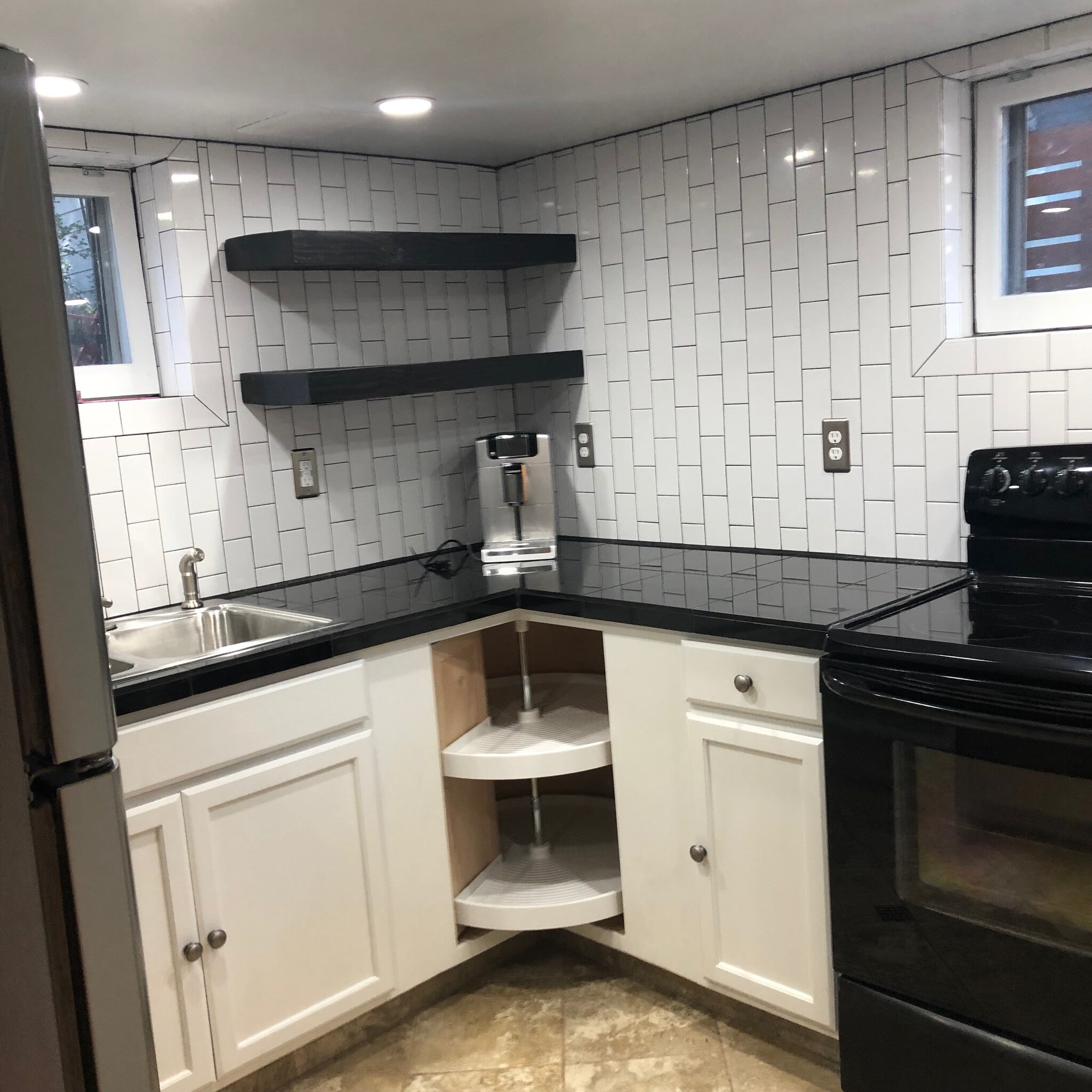 lazy susan, loads of storage, - 4155 N Raleigh St