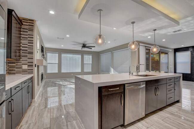 Building Photo - 6005 Andezano Dr