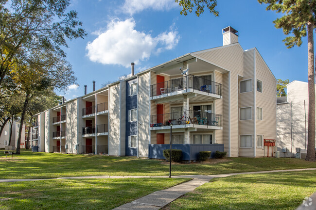 Building Photo - The 910 Apartments