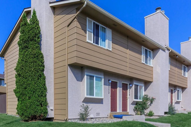 APARTMENT LIVING IN COLORADO SPRINGS, COLORADO - Woodside Apartment Homes