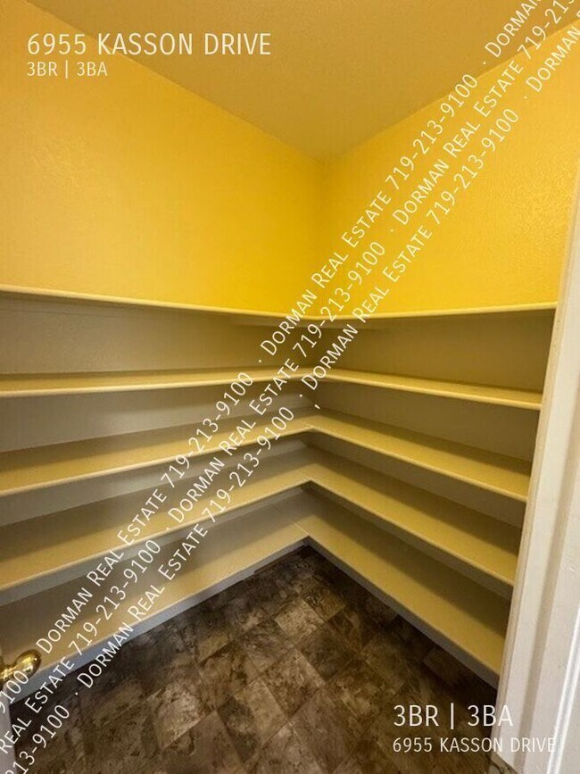 Building Photo - 6955 Kasson Dr