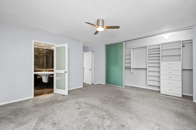 Building Photo - 171 W Goethe St