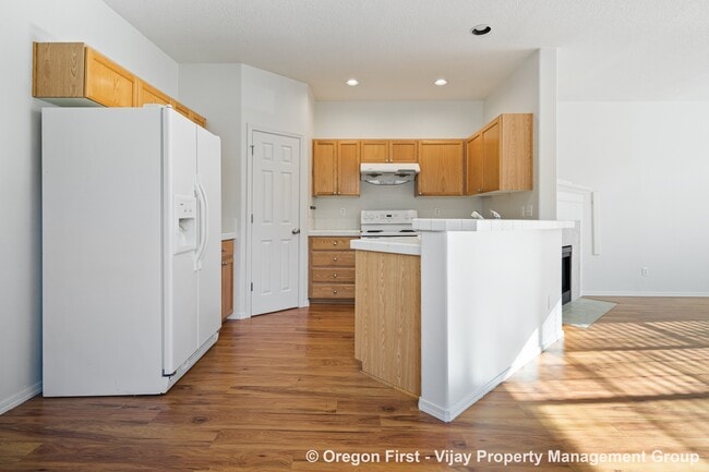 Building Photo - 17097 SW Glen Park Ct