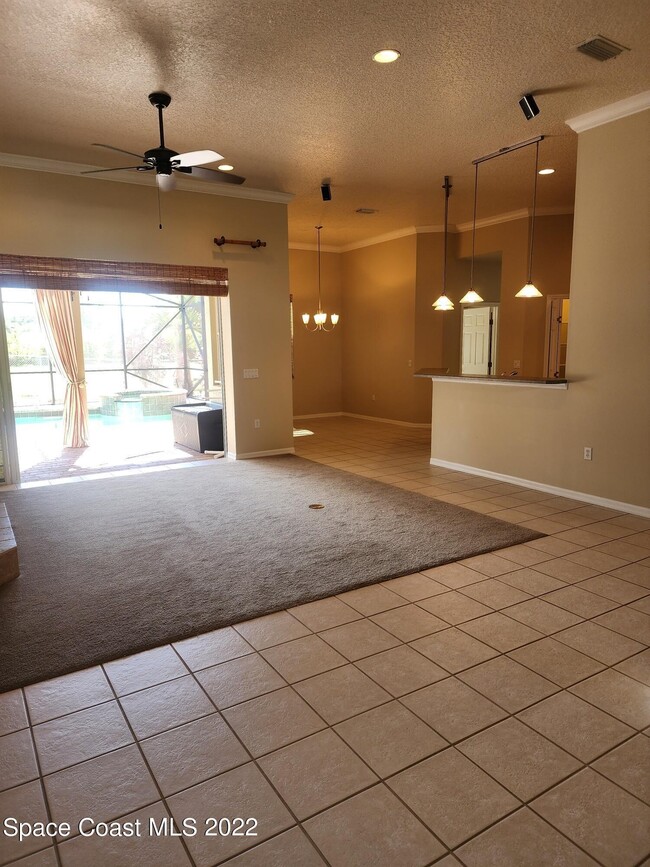 Building Photo - 220 Northgrove Dr