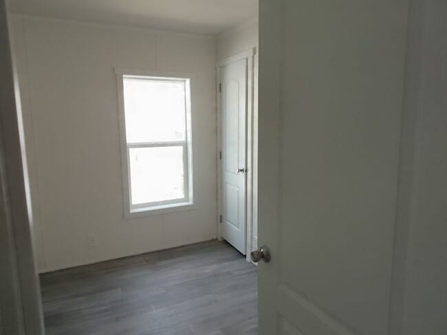 Building Photo - 16 Alma Ln