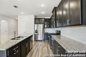 Building Photo - 204 Tiltwood Ct