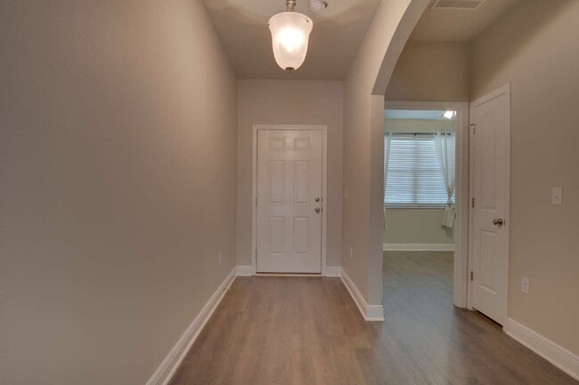 Building Photo - Spacious 3BR/2BA Home in Pace – Pet-Friend...