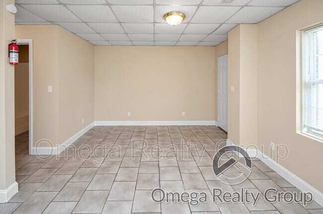 Building Photo - 312 Percy St