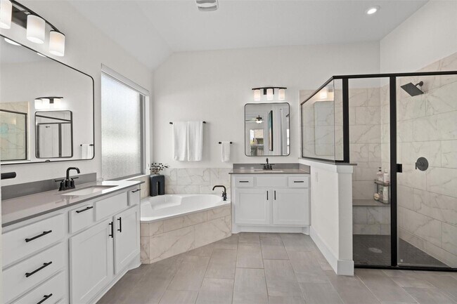 Building Photo - 3800 Sandhill Crane Dr